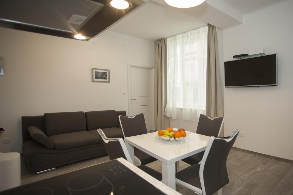 Old Square Apartment Spalato Esterno foto